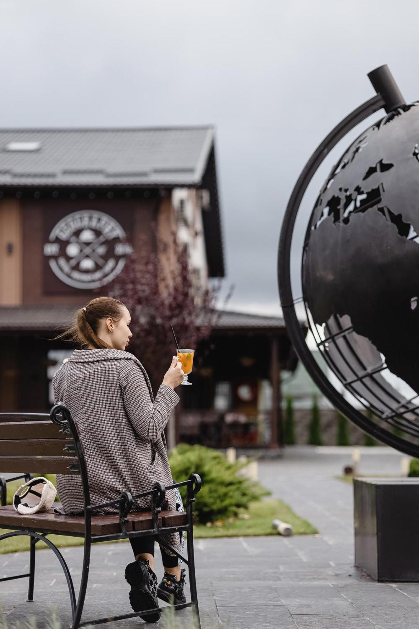 Geography Hotel Veresneve Exterior foto